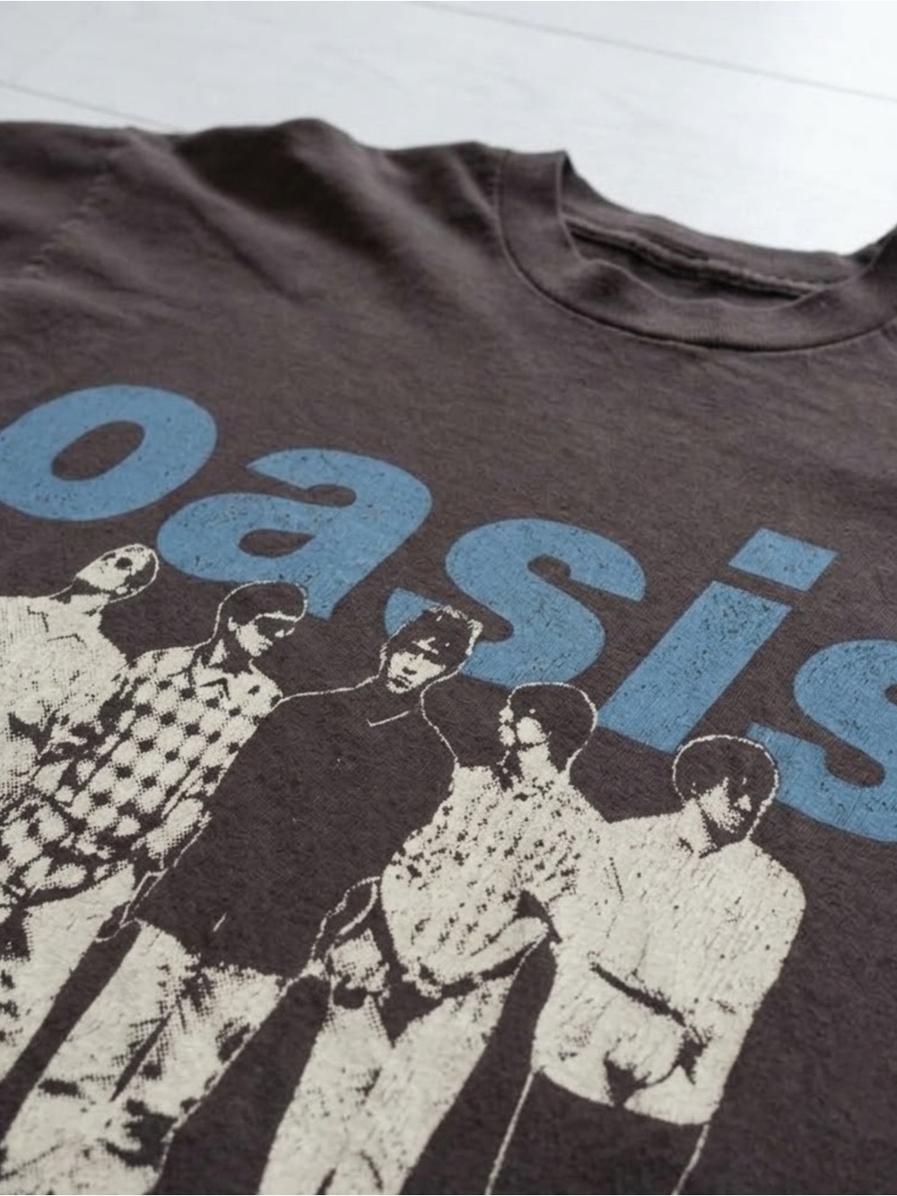 Gildan Oasis "Live Forever" Graphic Brown Tee - Picture 2 of 2